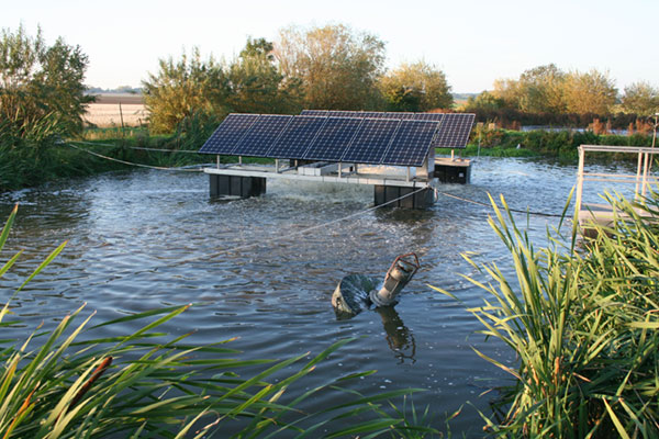 low-speed-surface-aerator-powered-by-solar-energy-5